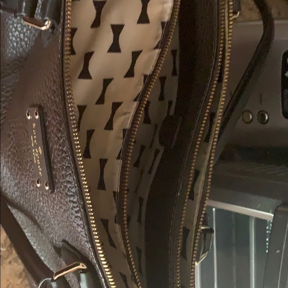 Large pebbled leather Kate Spade purse. - Picture 3 of 3